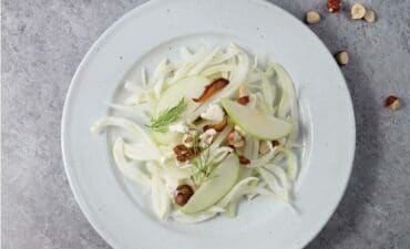 Salade de pomme verte au fenouil et aux noisettes