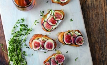 Crostini au chèvre, figues et thym