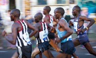 Course à pied : pourquoi les Kenyans dominent la piste