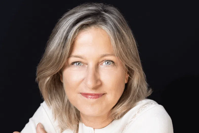 "Nous sommes tous fous" : Sabrina Philippe redéfinit la schizophrénie